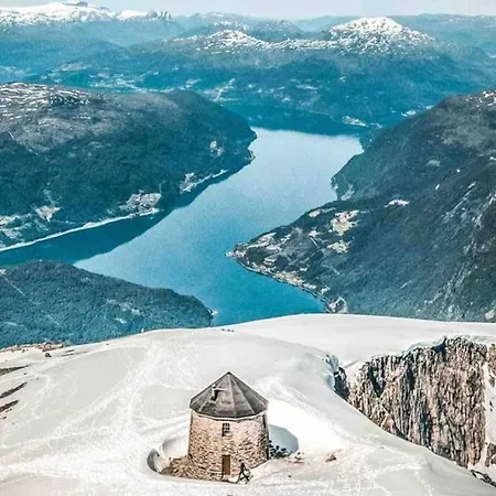 Hytte I Stryn Med Elbil Lader Exterior photo