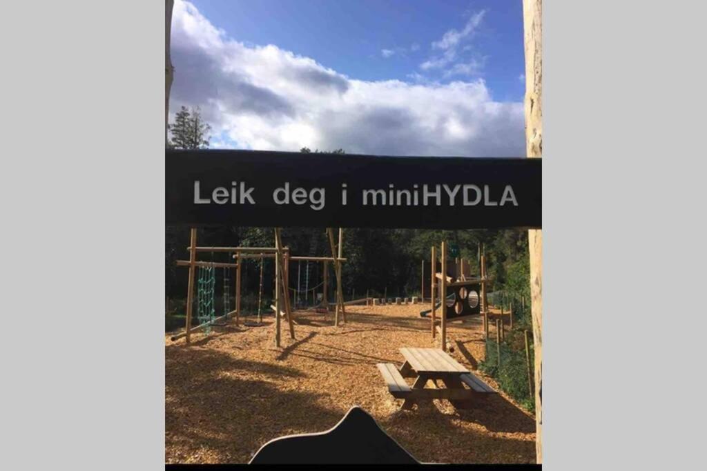 I Med Elbil Lader